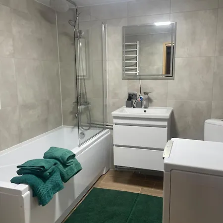 Guest House *